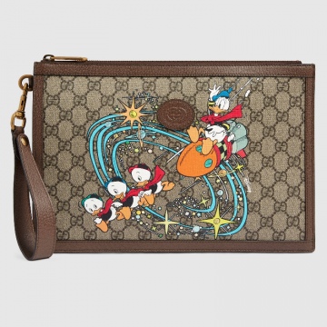 Gucci 647925 2OAAT 8679 Disney x Gucci唐老鸭印花 手拿包