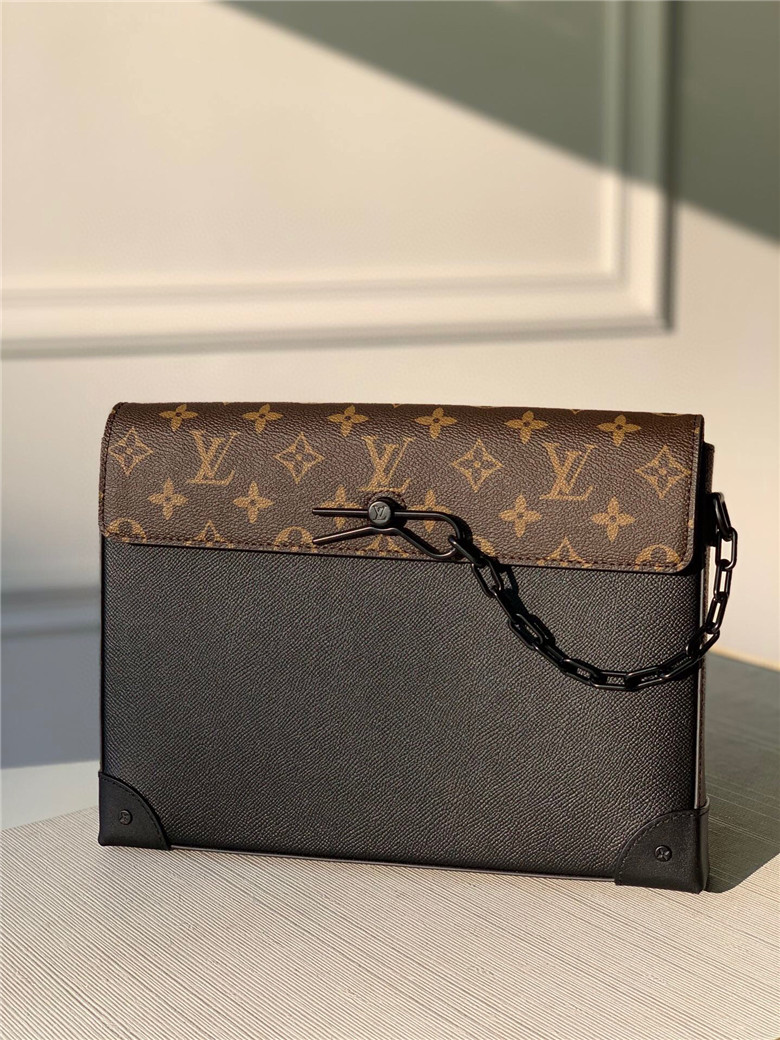 M30583 Louis Vuitton Men Pochette Voyage Steamer