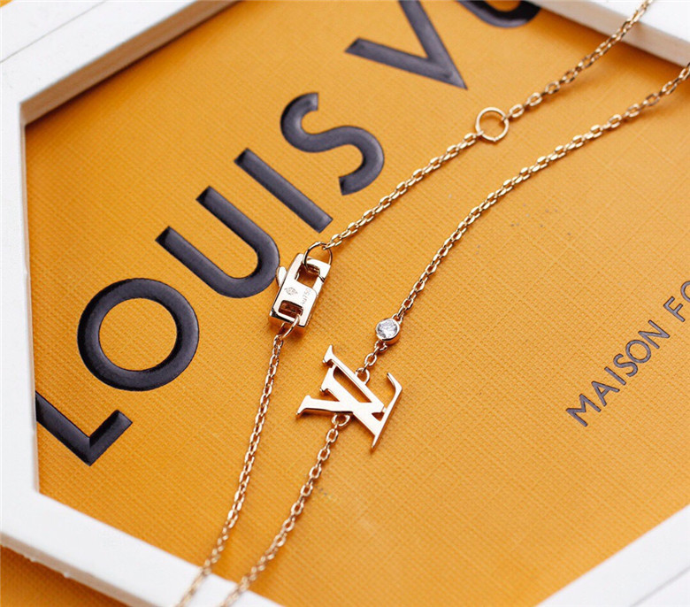 Louis Vuitton V Idylle blossom lv pendant, pink gold and diamond (Q93655)