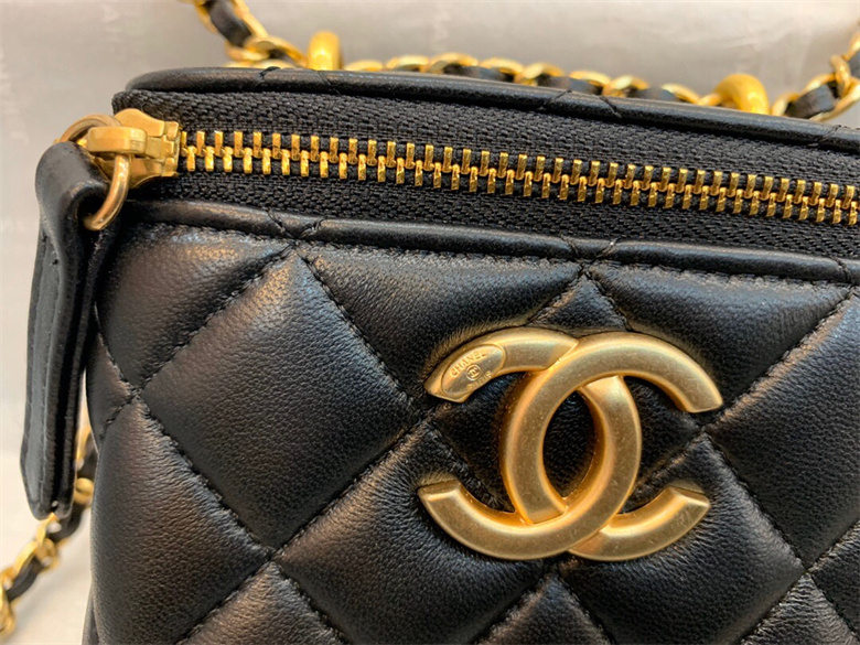 Chanel AP2292 B06092 94305 双金球小号链条化妆包- 顶奢网