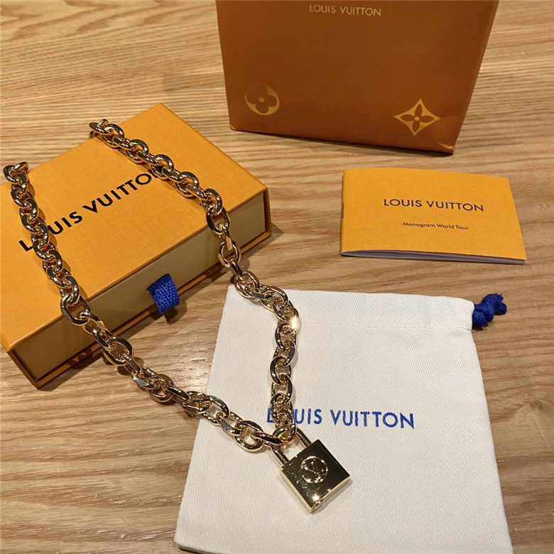 Louis Vuitton Lv edge necklace cadenas (MP2993)