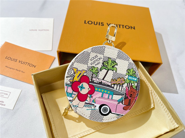 Louis Vuitton ILLUSTRE Vivienne HOLLYWOOD DRIVE XMAS BAG CHARM KEY HOLDER  M00502
