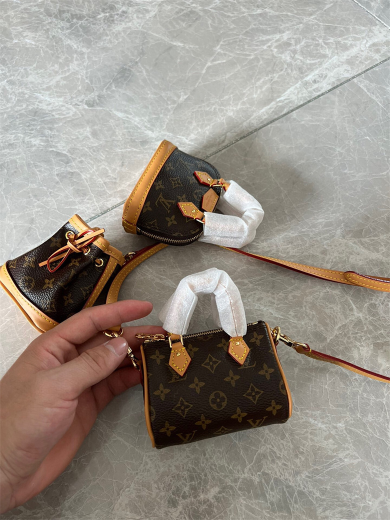 Shop Louis Vuitton Trio Mini Icones (M81081) by lufine