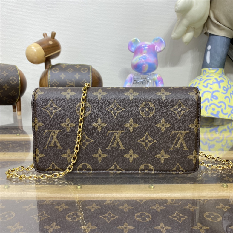 Louis Vuitton Wallet on Chain Lily Monogram